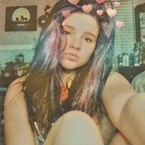 Meet your Posher, Desiree